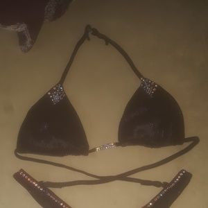 Figure bodybuilding suit